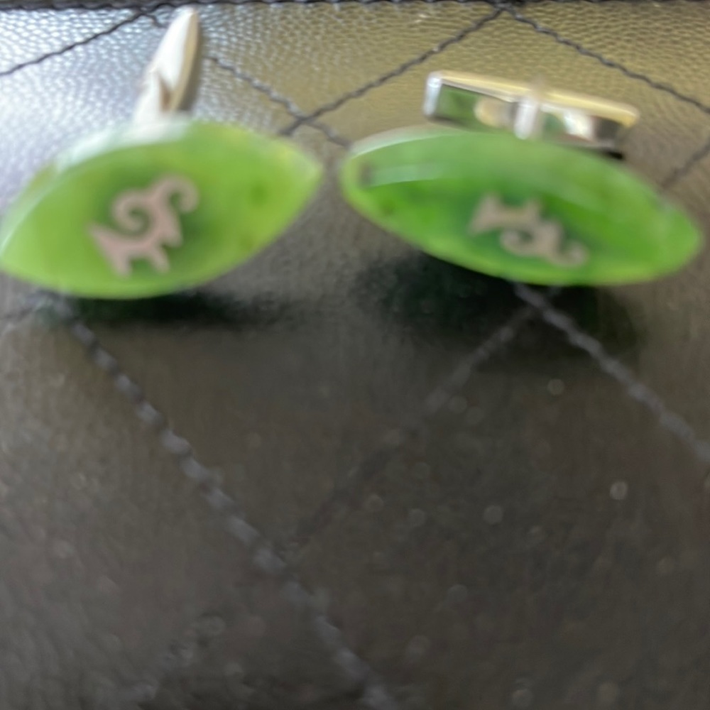 Vintage cuff links excellent condition. All natural